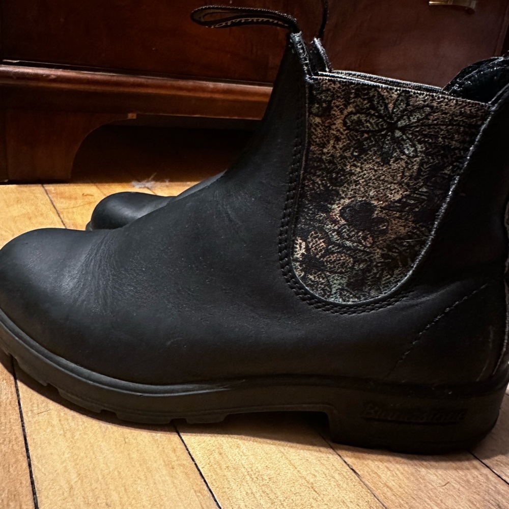 Blundstone boots with unique fern pattern